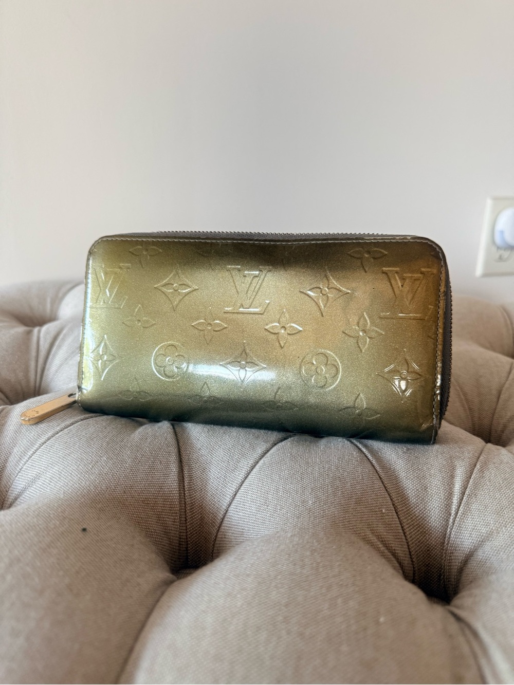 Louis Vuitton Vernis Zippy Wallet Vert Bronze Metallic Gold Monogram - Picture 3 of 15